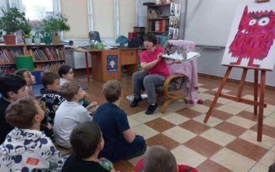 Kolorowy potwór w bibliotece!