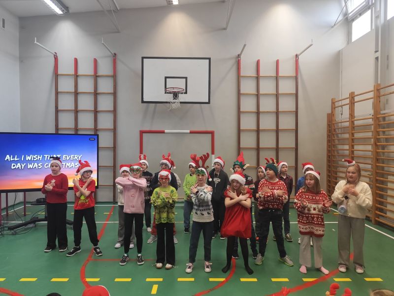 Świąteczny Przegląd Piosenek w Języku Angielskim